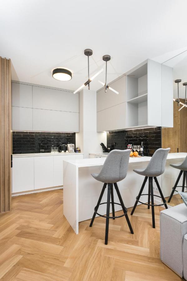 Luxury Apartments Mennica Residence - Golden Apartments - City Center Varsavia Esterno foto