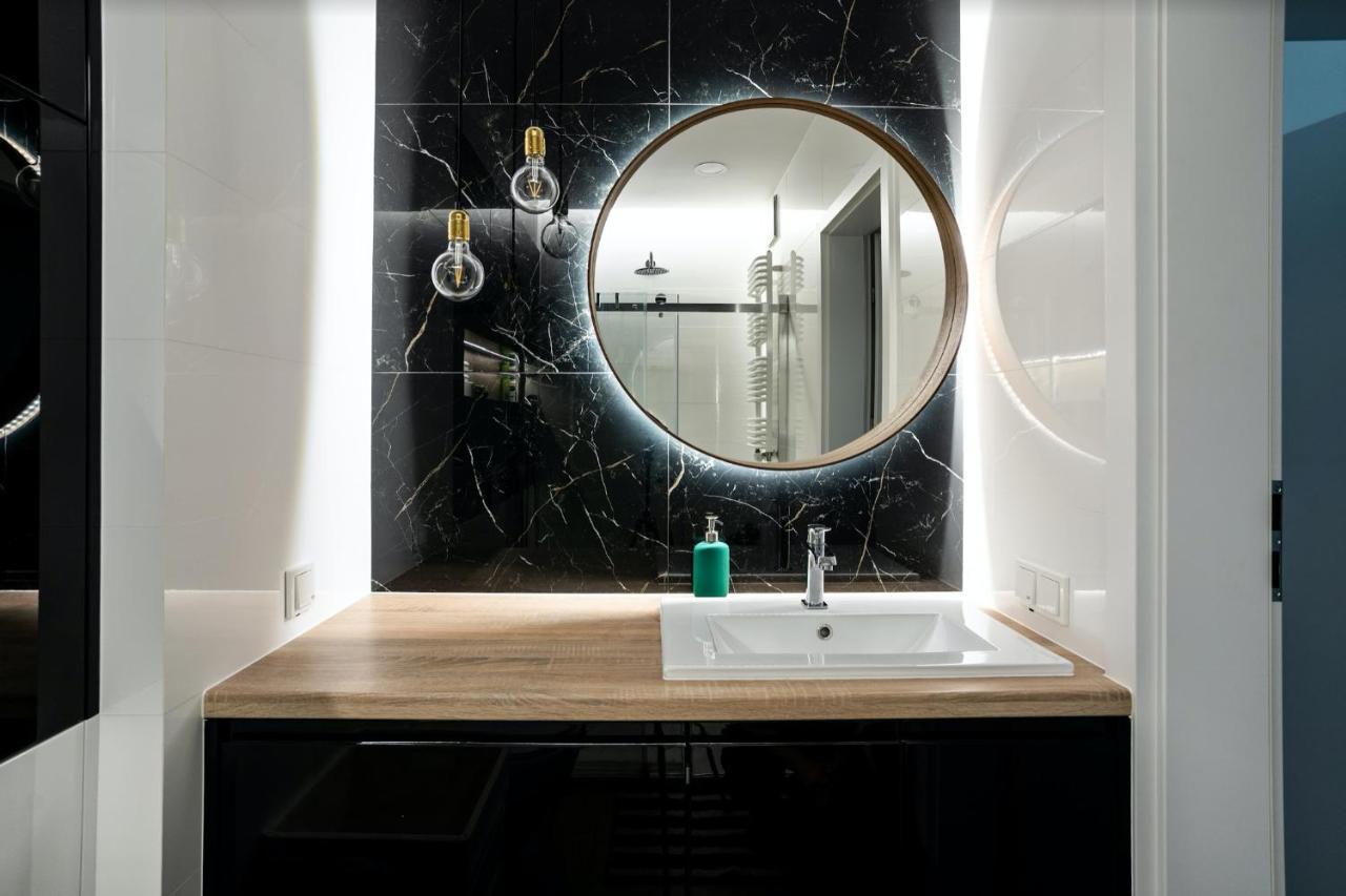 Luxury Apartments Mennica Residence - Golden Apartments - City Center Varsavia Esterno foto